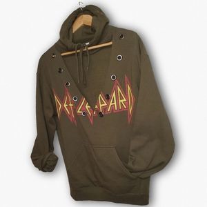 DEF LEPPARD CUT-OUT GROMMET HOODIE